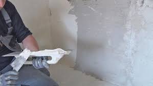 Tadelakt auf fliesen verarbeiten und damit lästigen baustaub vermeiden. Wande Sanieren Spachteln Putzen Oder Abziehen In Ratgeber Bauen Wohnen Diybook At