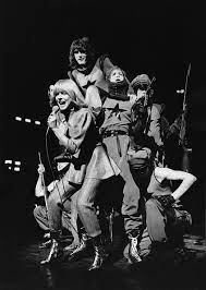 190 views, added to favorites 8 times. 10 Avril 1979 La Premiere De Starmania