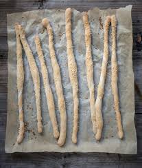Sono fantastici anche per l'aperitivo casalingo e sono una ricetta facile da preparare. Grissini Home Made Csaba Dalla Zorza