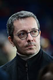 Hemir, c'est un merveilleux petit gordon très clown, avec beaucoup de joie de vivre, il adore manger, boire en mettant les pattes. Actu Foot On Twitter Jacques Henri Eyraud Et Bertrand Desplat President De Guingamp Ont Menace D En Venir Aux Mains Lorsqu Ils Se Retrouveront Lors De Assemblee Generale De La Lfp D Aujourd Hui