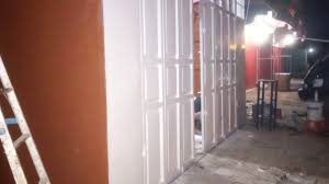 Kayu itu sendiri tidak terisolasi dengan baik, dan tidak mudah untuk menambahkan isolasi ke bahan pintu yang. Ide Warna Cat Dan Model Pintu Garasi Plat Bending Youtube