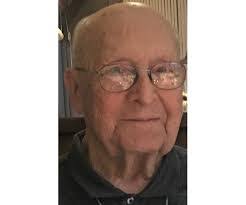 Karen Dunfee's Instagram, Twitter & Facebook