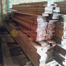 Banyak orang yang lebih memilih kayu ulin sebagai bahan konstruksi dalam pembangunan. Jual Kayu Ulin Thahawood Com