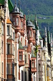 Bozen Sparkassestrasse Bolzano Via Cassa Di Risparmio Beautiful Places In The World Beautiful Places Italy Travel