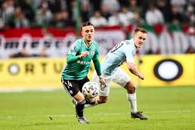 Lechia gdansk won 18 direct matches.piast gliwice won 9 matches.4 matches ended in a draw.on average in direct matches both teams scored a 2.52 goals per match. Dramatyczny Mecz Legii Z Piastem Warszawianie Wykoleili Plany Mistrza Super Express