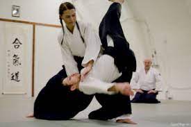 Aikido is very different than boxing or mixed martial arts and is even different from other traditional asian martial arts like karate, taekwondo, judo, jujitsu, or kendo in several ways. Aikido Classes In Barcelona Shbarcelona