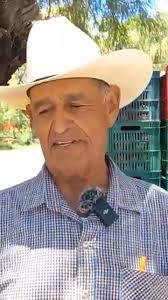 Tengo 86 AÑOS y levanto cajas de 40 kilos, así me mantengo joven #zacatecas  #rancho #tunas #campo #ganado #AlEstiloZacatecas