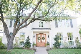 Oh, the infamous chip and joanna gaines house, aka the farmhouse from fixer upper. Is Fixer Upper Real Or Fake Behind The Scenes Of Hgtv S Fixer Upper