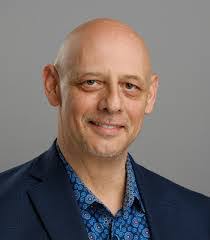 Fatma Pediz's Instagram, Twitter & Facebook