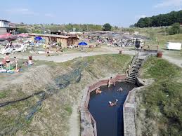 Băile figa sunt un loc perfect de relaxare, peisagistica locului fiind realizată în acest scop. O Zi De Relaxare La Baile Figa Cu Oprire Pe La Castelul Bethlen Din Arcalia Tara Dacilor