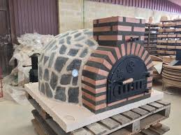 Holzbackofen Aus Naturstein Eine Ideale Erganzung Fur Garten Und Terrasse Holzbackofen Steinbackofen Pizzaofen Selber Bauen