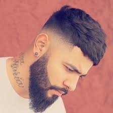 And for edgy look skin fade undercut is a right choice. Lindo Galan Barbudo Medium Fade Haircut Faded Hair Mens Haircuts Fade