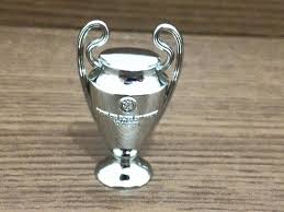 Campeão da taça intercontinental : Miniatura Taca Uefa Champions League Futebol Web Shop Facebook
