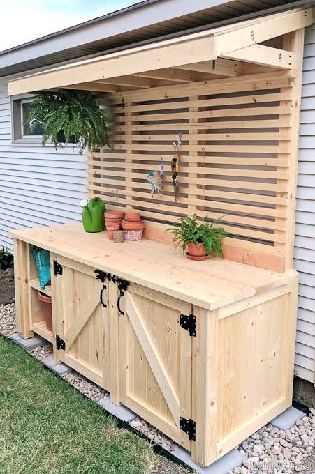Potting Bench with Hidden Garbage Can Enclosure | Reality Daydream