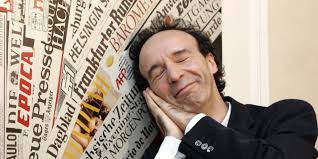He is an actor and writer, known for life is beautiful (1997), the tiger and the snow (2005) and down by law (1986). Goldener Lowe Fur Roberto Benigni Ansteckende Frohlichkeit Taz De