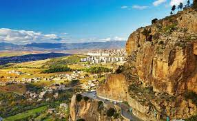 Algeria, officially the people's democratic republic of algeria, is a country in the maghreb region of north africa. Beste Reisezeit Und Klima Fur Algerien