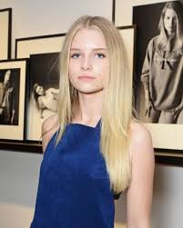 Lottie moss's bio and a collection of facts like bio, net worth, age, facts, wiki, tattoo, model, mum, parents, loses chihuahua, kate moss's sister, clothing, pacsun, nude, bath, affairs, boyfriend, news, gossip, famous for, bathtub, family, siblings and more can also be found. Kate Moss S Sister Signs With Her Model Agency