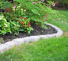 Beeteinfassung Fur Mehr Ordnung Im Garten Praktische Ideen Gartengestaltung Naturstein Rost Pflanzen Beetumr Beeteinfassung Garten Pflanzen Beetumrandung