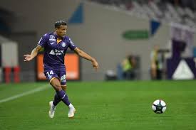 Moments forts, commentaires, météo, statistiques, photos, compos officielles. Moubandje Dossevi Et Sylla Absents Avec Toulouse A Bordeaux Amian Espere L Equipe