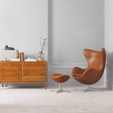Der motel one sessel ist der egg chair von arne jacobsen. Fritz Hansen Promotion Set Egg Chair Footstool Leather Ambientedirect