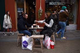 Ireland Orders Bars Restaurants To Close At 8 P M To Curb Omicron Reuters