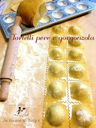 Tortelli Pere E Gorgonzola Fatti In Casa Ricette Gorgonzola E Ravioli Fatti In Casa