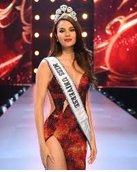 Isa isahin natin ang mga gown na ginamit ni miss universe 2018 catriona gray. Miss Universe 2018 Catriona Gray On Stylevore