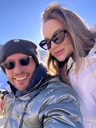 Foi lindo demais casar os amigos @diegokozlowski e @cielynha ! Os dindos  aqui amam vocês! ❤️ E o bouquet é da minha princesa 🥰