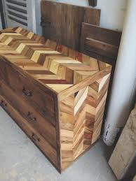 Find the best diy crafts posted daily on various diy projects like home decor, fashion, recipes, free crochet patterns, woodworking, and lots of life hacks. Diy Pallet Dresser Table Pallet Furniture Plans