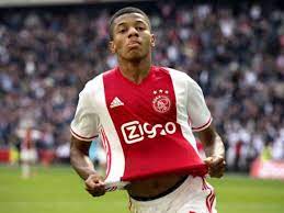 Welcome to the official facebook page of david neres. Bvb Das Ist Der Preis Fur Neres