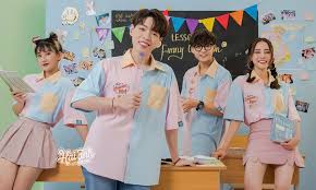 Sau khi đăng quang the voice 2 năm trước, với sự hỗ trợ của mỹ tâm, anh cho ra mắt các single giấu mặt, cũng. Ä'á»©c Phuc Ione