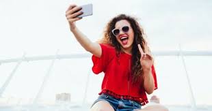 Bila angle ini merupakan sudut favorit anda setiap kali selfie, itu berarti anda. Tanpa Aplikasi Ini Dia 5 Trik Buat Wajah Terlihat Tirus Ketika Difoto Popmama Com