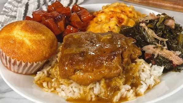 The Best Soul Food Dinner| Smothered Chicken| 7 Cheese Mac| Candied Yams|  Collard Greens| Cornbread