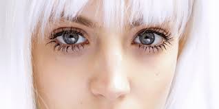 Choisissez pour cela une nuance d'un ton inférieur à votre ancienne couleur naturelle. Comment Entretenir Les Cheveux Blancs Marie Claire