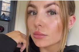 Elizabeth Rowson's Instagram, Twitter & Facebook