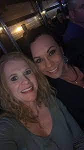 Lori Grindle's Instagram, Twitter & Facebook