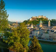 Radisson blu hotel altstadt, salzburg is a 5 star hotel located at rudolfskai 28 / judengasse 15 in salzburg. Auf Salzburgs Hausberge
