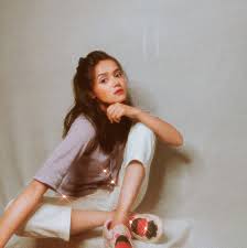 Maybe you would like to learn more about one of these? Self Portrait Cute Indoor Photoshoot Ideas For Girls Apenastretas