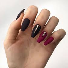 Si te gusta este color puedes ver la galería de uñas. Decoradas Unas Acrilicas Negras Con Rojo Pin En Decoracion De Unas Rojas El Unas Decoradas Es Una Manera De Hacer Las Unas Mas Bella Eleanore Tirado