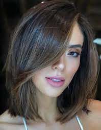 These warm caramel highlights on short hair are for ladies whose goal is to go bright blonde. Modern Fashion Trends On Twitter Stylish Short Hair Color With Highlights For Ladies Https T Co Jta97mclle