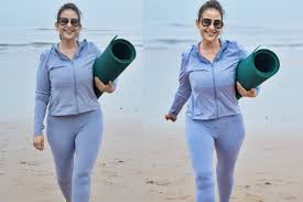 Manisha Koirala: Manisha Koirala loves practising Yoga on Mumbai beaches