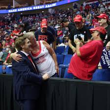 Mike lindell became a worldwide sensation when he began selling my pillows, but a new report in star magazine reveals that his road to success was lindell was divorced for the first time by 2008, and was arrested in january of that year on suspicion of domestic assault. A Firm Linked To A Trump Ally S Pillow Company Is Buying Ads For His Campaign The New York Times