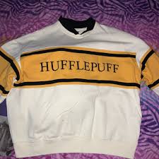 Spao has done it again! Hufflepuff Sweater From Spao X Harry Potter Collection Women S Fashion Coats Jackets And Outerwear On Carousell