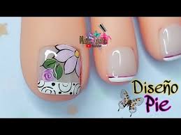 Este es un video donde les muestro 3 diseños fáciles y rápido de hacer.las tres decoración de uñas que les muestro son:diseño de uñas panda fácil y rápido de. Hermoso Diseno De Unas Facil Y Practico Para Los Pies Decoracion De Unas Flor Paso A Paso Facil Unas Manos Y Pies Disenos De Unas Pies Unas Pies Decoracion
