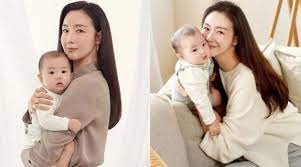 The glam (and melodrama) queen has ended her on february 4th, veteran actress choi ji woo partook in an interview with 'tv report' where she addressed relationship rumors with actor lee seo jin, whom she. Han Xing Choi Ji Woo First Posted A Photo Of His Daughter Who Looks Cute And Cute And Turns To Netizens Mysterious Husband Is Suspected To Be The Photographer Inews