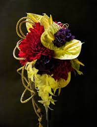 And just you wait until you see the rest. Japanese Style Bouquet Www Hanasakie Com Cascading Wedding Bouquets Beautiful Bridal Bouquet Beautiful Bouquet