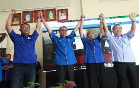 Aplikasi ini nampak simple tetapi mencapai objektif ia dibina iaitu untuk bagi info mudah kepada pengguna berkenaan. Kombinasi Calon Untuk Capai Formula 24451