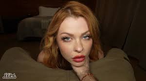 Watch Elly Clutchs submissive girl show up in a wet & wild POV with daddy  & Jak Knife