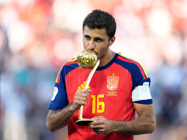 أول رد فعل من رودري عقب الحصول على جائزة أفضل لاعب في كأس العالم 2026 |  رياضة | الجزيرة نت