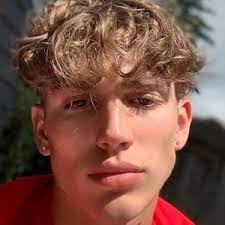 Cancer is the fourth astrological sign in the western zodiac. Vinnie Hacker Bio Family Trivia Famous Birthdays